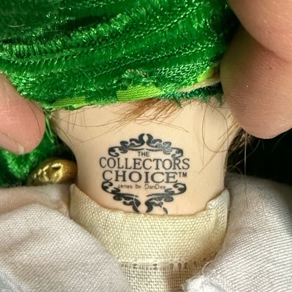 Cute Shamrock with his pot of gold - Picture 11 of 11